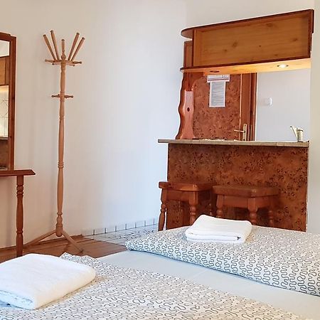 Hotel Paar Szieszta Дьёр Экстерьер фото