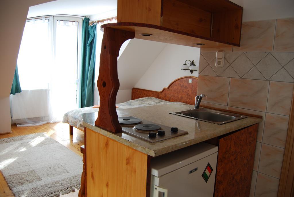 Hotel Paar Szieszta Дьёр Экстерьер фото
