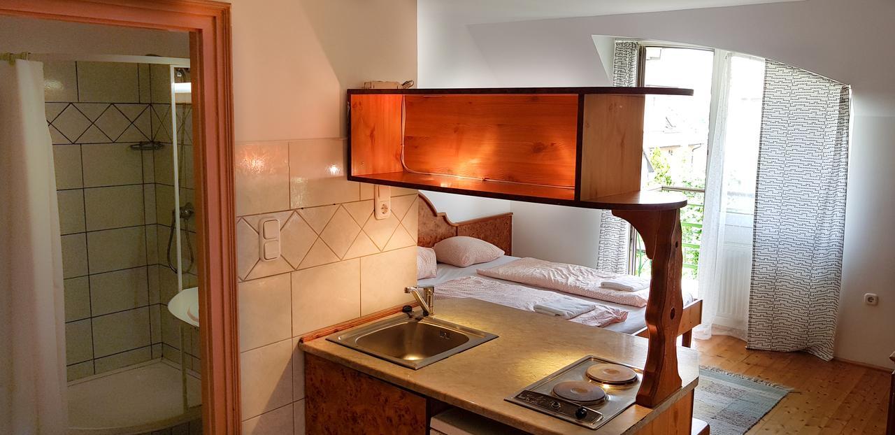 Hotel Paar Szieszta Дьёр Экстерьер фото