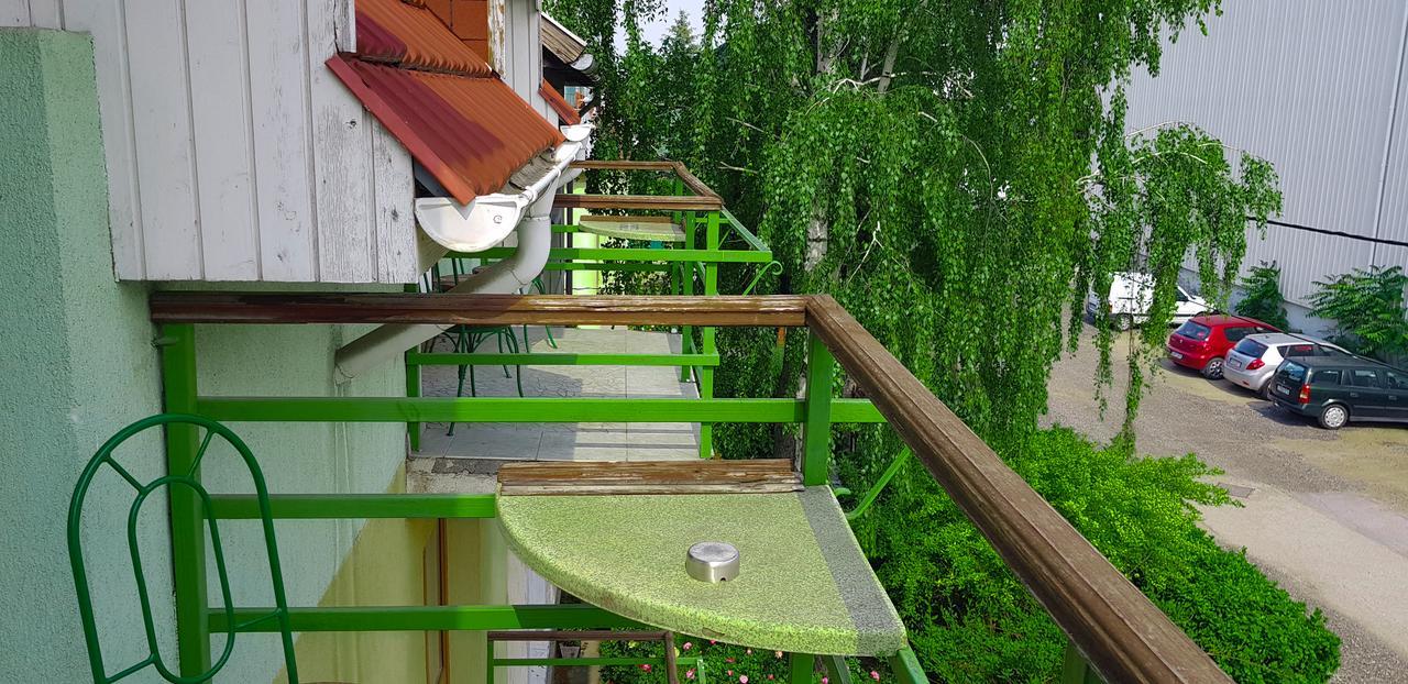 Hotel Paar Szieszta Дьёр Экстерьер фото